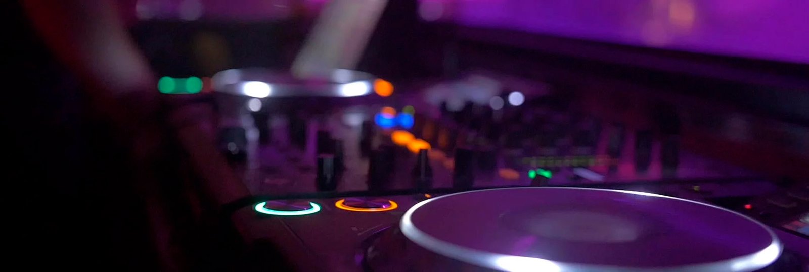 Equipo DJ profesional AlphaTheta / Pioneer | Wallpapers HD música electrónica y sesiones DJ virales